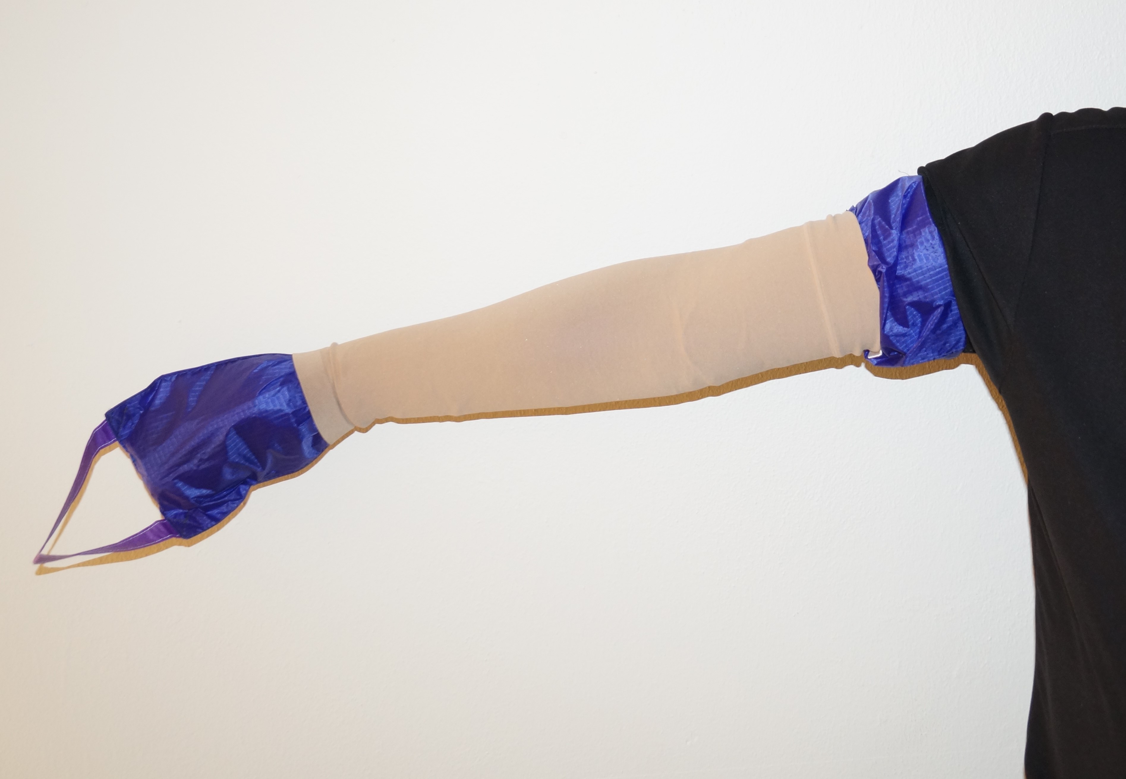 SLIP ARM Til på- og af støttestrømper på armen fra Danish CARE Supply - Hjælpemiddelbasen