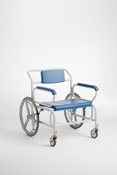 Bariatrisk Badetoiletstol med drivhjul  - eksempel fra produktgruppen toiletkørestole