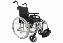Kørestol, stålramme  - eksempel fra produktgruppen manuelle kørestole, sideværts sammenklappelige, standardmål