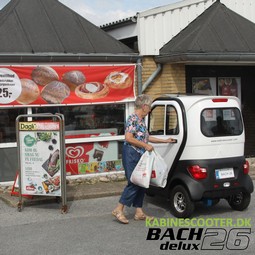 Bach Delux 26 el kabine scooter