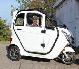 Elektrisk drejesæde inkl. fabriksmontering i BACH kabinescooter