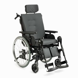 Etac Prio Hospital komfortkørestol  - eksempel fra produktgruppen manuelle hjælpermanøvrerede komfortkørestole med sædetilt