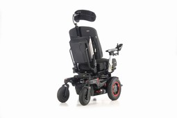 Q500 F El-kørestol Forhjulsstyret