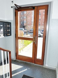 FD 10 Kompakt døråbner til hængslede døre