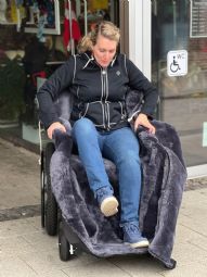 Luksus kørestolspose med ægte lammeskind