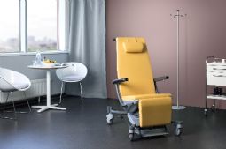 Sella - Hvile og Transportstol  - eksempel fra produktgruppen manuelle hjælpermanøvrerede transitkørestole uden sædetilt