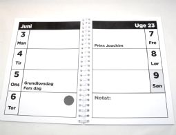 Årskalender A4 med ekstra stor skrift 1 uge 2 sider  - eksempel fra produktgruppen kalendere og tidsplaner i papirformat