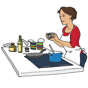 Kvinde laver mad - anvender afmærkning af varer