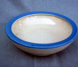 Tung keramikskål