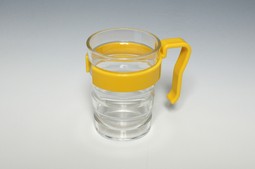 Cup holder for a mug with grooves