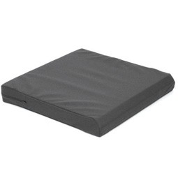 Kørestolspuder af viscoelastisk skum med stof- eller inkontinensbetræk  - example from the product group foam cushions for pressure-sore prevention, synthetic (pur)