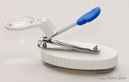 Nail Clipper with Magnifier