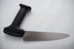 Meat knife with ergonomic grip