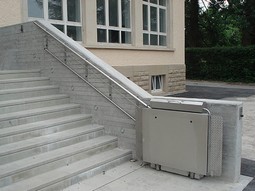 PL20  - example from the product group stairlifts with platform