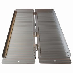 Collapsable access ramp in aluminium, available in four lengths