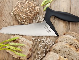 Ergonomic Bread Knife from webequ