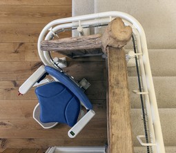 Platinum Curve Sving Stolelift  - example from the product group stairlifts with seat