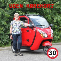 Bach Delux 26 cabin scooter