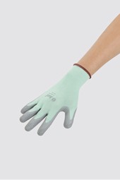 Juzo special glove  - example from the product group applying gloves