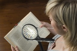 Magnifier with light