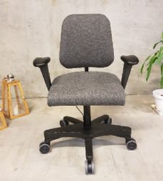 Knud Chair with Brake