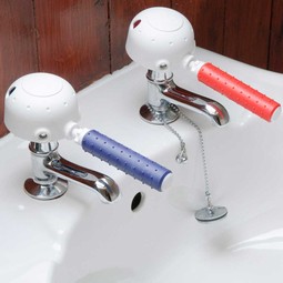 Derby universal faucet turners