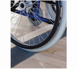Doorstep ramp in rubber