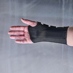 Manibus wrist bandage