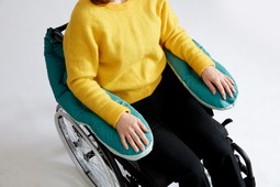 Flex arms for wheelchair