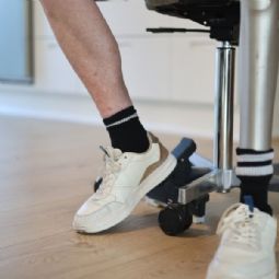 Birgit med Polar Fodbremse 600-351 - click to see picture in full size - opens new window Birgit med Polar Fodbremse 600-351