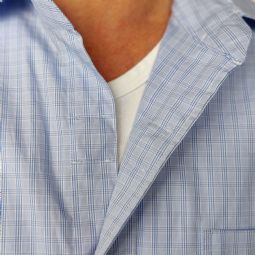 Mens shirt with magnetic buttons