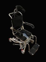 Ergotilt 4000 Hydraulic  - example from the product group commode shower chairs with castors, non-electrical height adjustable