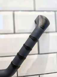 White Prima support handles with soft ribs