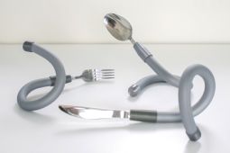 Flexible cutlery set