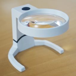 ILLUMINATED TILT STAND MAGNIFIER