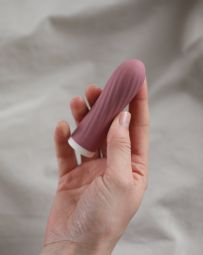 Bullie - powerful bullet vibrator from Peech