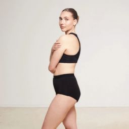 Incontinence briefs, high waist