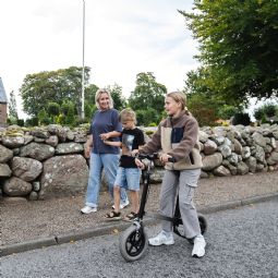 Karla gåcykel - click to see picture in full size - opens new window Karla gåcykel