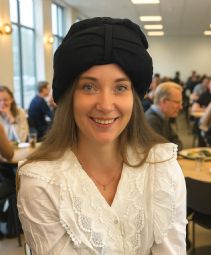 Deep pressure therapy hat w/pp balls