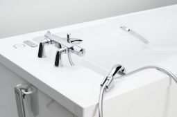 TR Spaceline Bath tub for bariatric patients