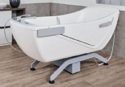 Avero Motion Bathtub